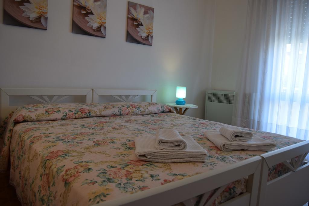 Casa Vacanza E Per Lavoro Elena E Carla Spinea Exterior foto