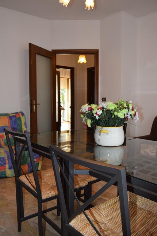 Casa Vacanza E Per Lavoro Elena E Carla Spinea Exterior foto