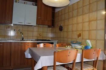 Casa Vacanza E Per Lavoro Elena E Carla Spinea Exterior foto